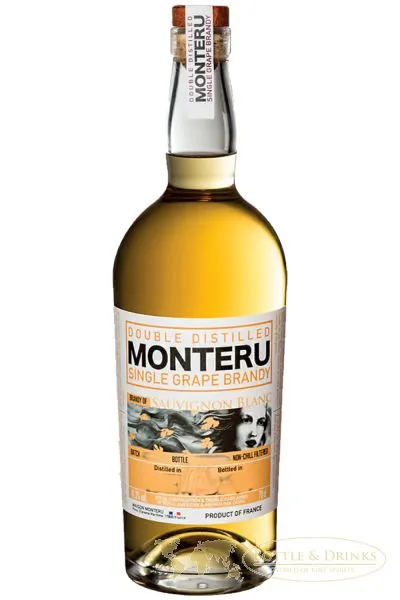 Monteru-Sauvignon-blanc-Single-Grape-Brandy-0-70-Liter-1.webp